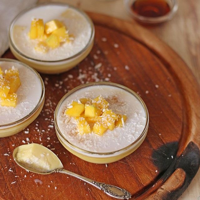 Panacotta de mango con salsa de piña